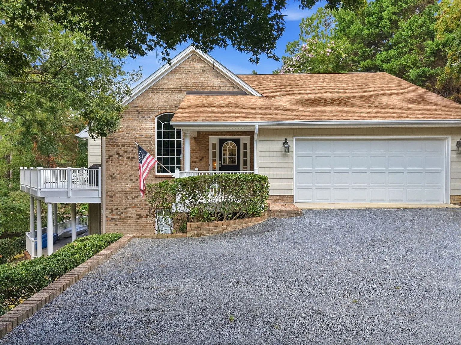 3 bed, 3.5 bath, 3312 sqft, $2,600 — Photo 1