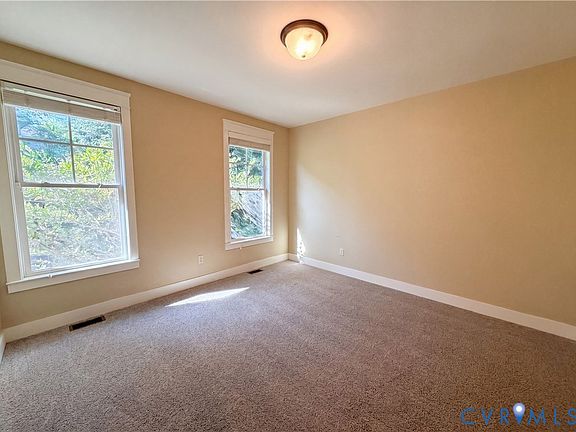 4th image of 16201 Alsdell Rd