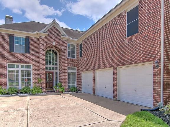3rd image of 3531 Pickering Ln