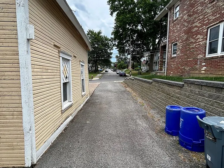 930 Ridge Ave — Photo 114