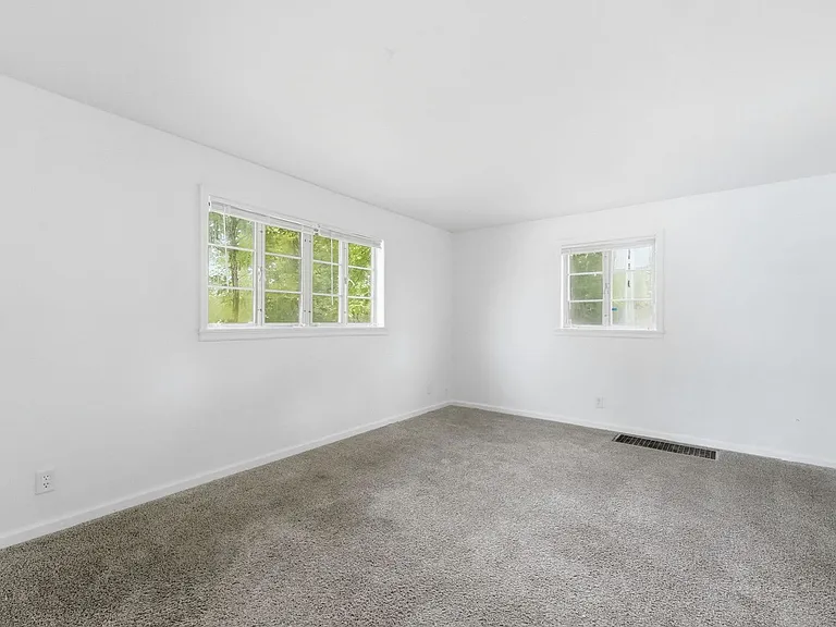 4029 Weisser Park Ave — Photo 10