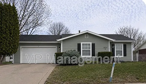 4547 Main St Photo 1