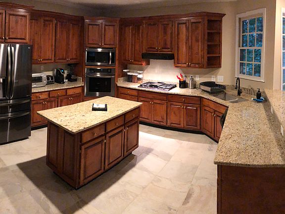 2nd image of 3117 Olde Towne Ln