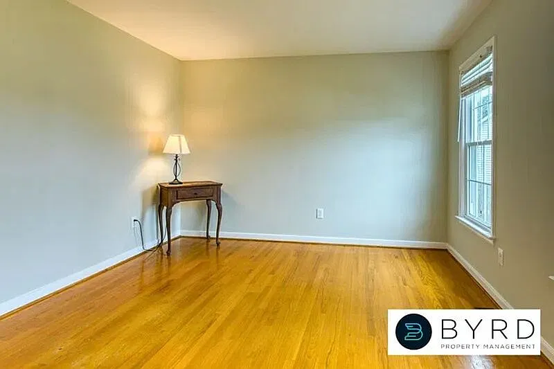 4 bed, 2.5 bath, 2021 sqft, $2,595 — Photo 4