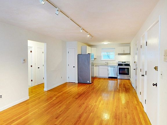 5th image of 104 Trowbridge St APT 4