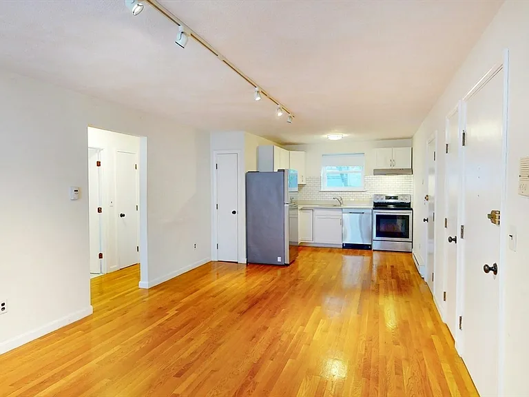 104 Trowbridge St #4 — Photo 6