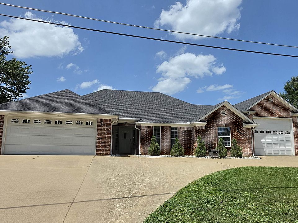 1st image of 2903 Mona Dr