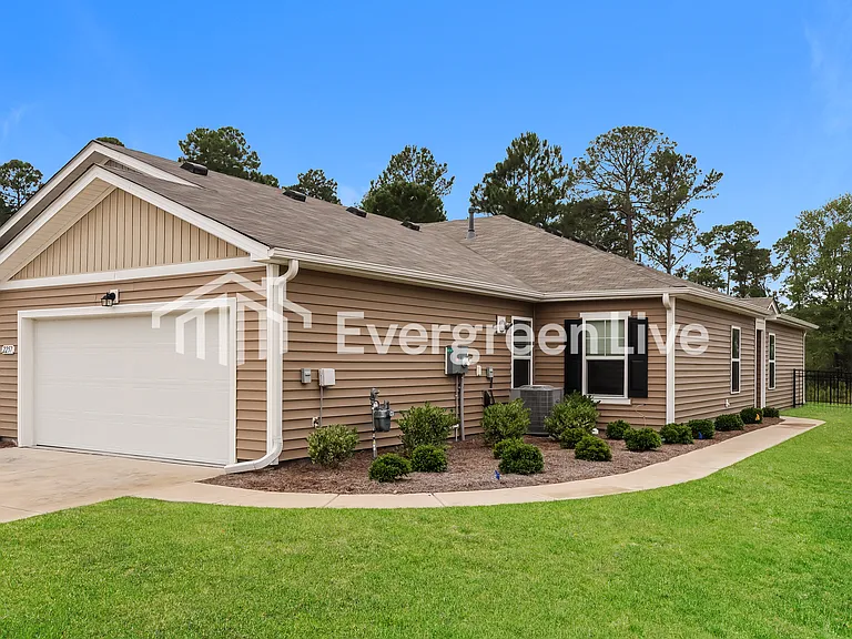 2257 Courtina Way — Photo 2