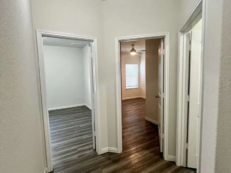 104 Moravia Rd — Photo 29