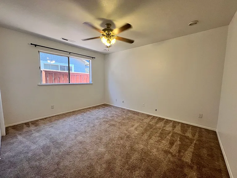 901 Paintbrush Dr — Photo 13