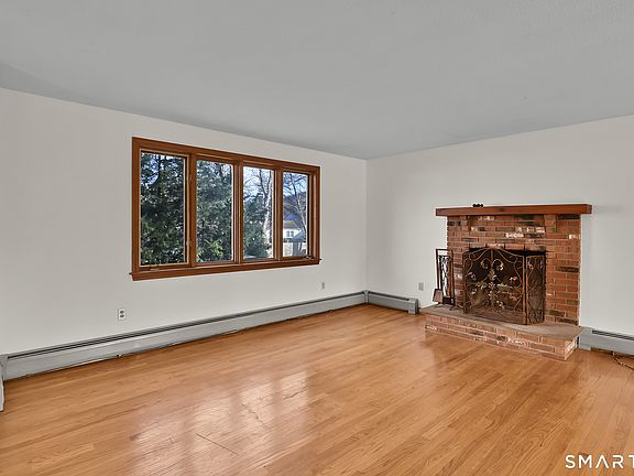 4th image of 129 Dowd Avenue