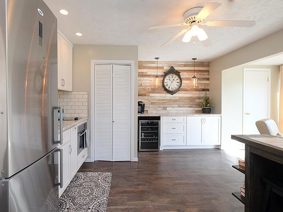 5th image of 1750 Country Club Dr Unit 207