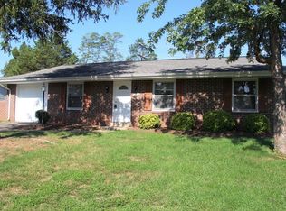 1103 N Amelia St, Sterling, VA 20164