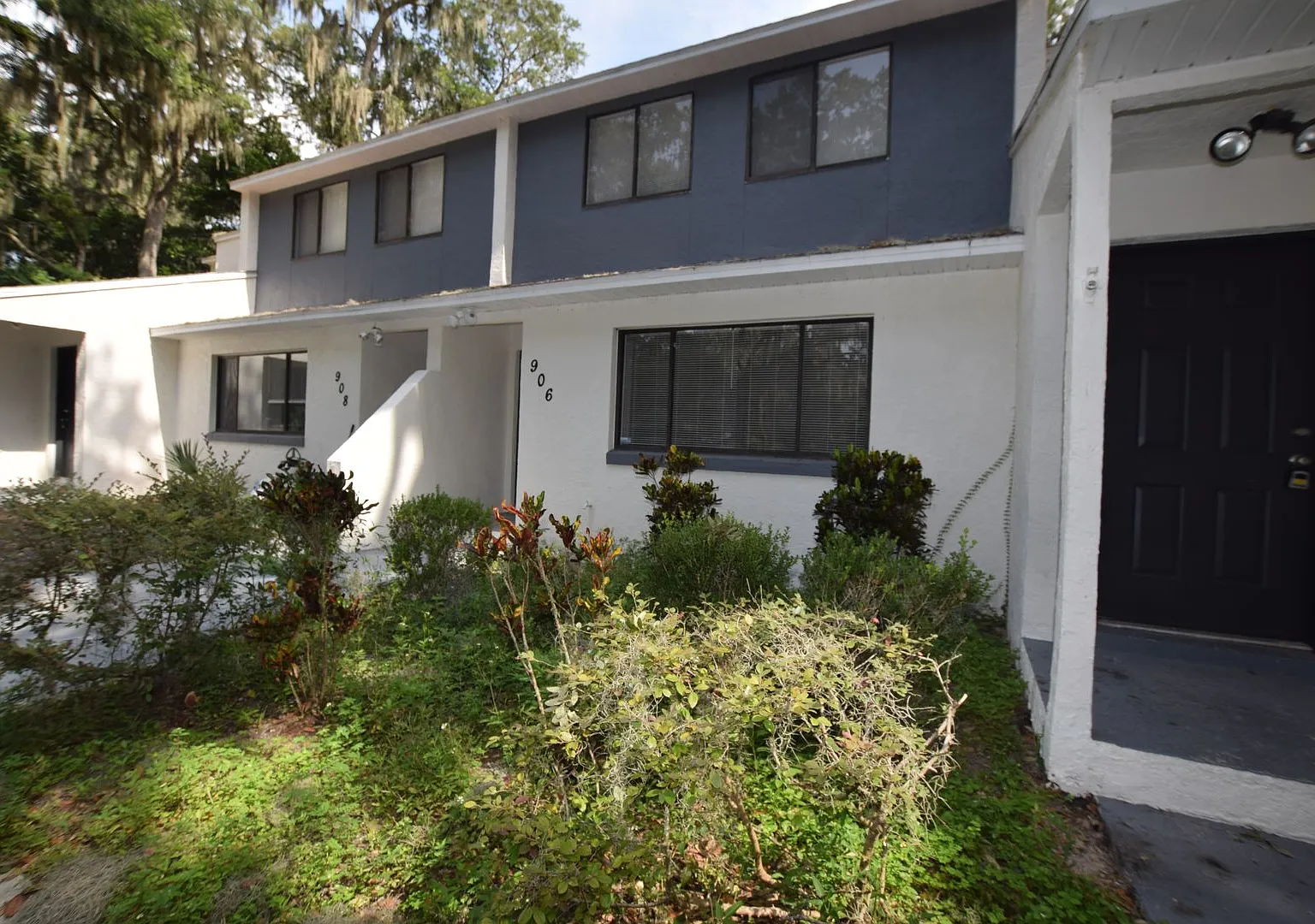 3 Bedroom, 2 Bath Townhouse For Rent at 908 Sumter Street Leesburg, Fl. 34748 — Photo 2
