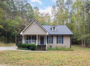 40 Holly Ln, Dahlonega, GA 30533