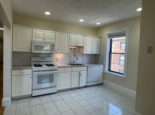 12 Dean Rd APT 3A, Brookline, MA 02445