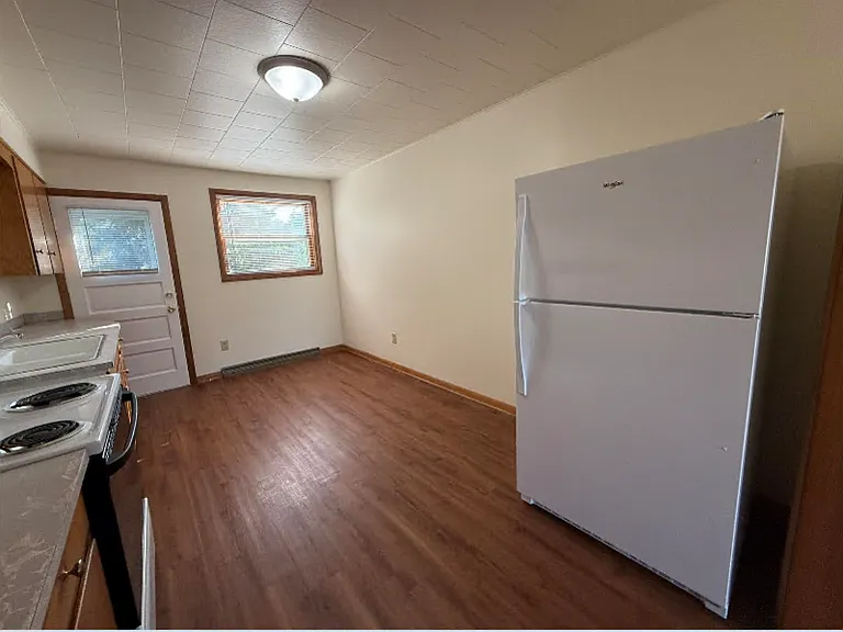 437 W Mill St #3 — Photo 6
