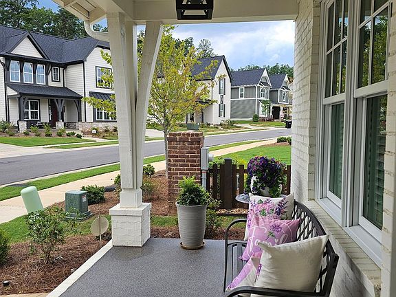 2nd image of 4730 Arden Pl