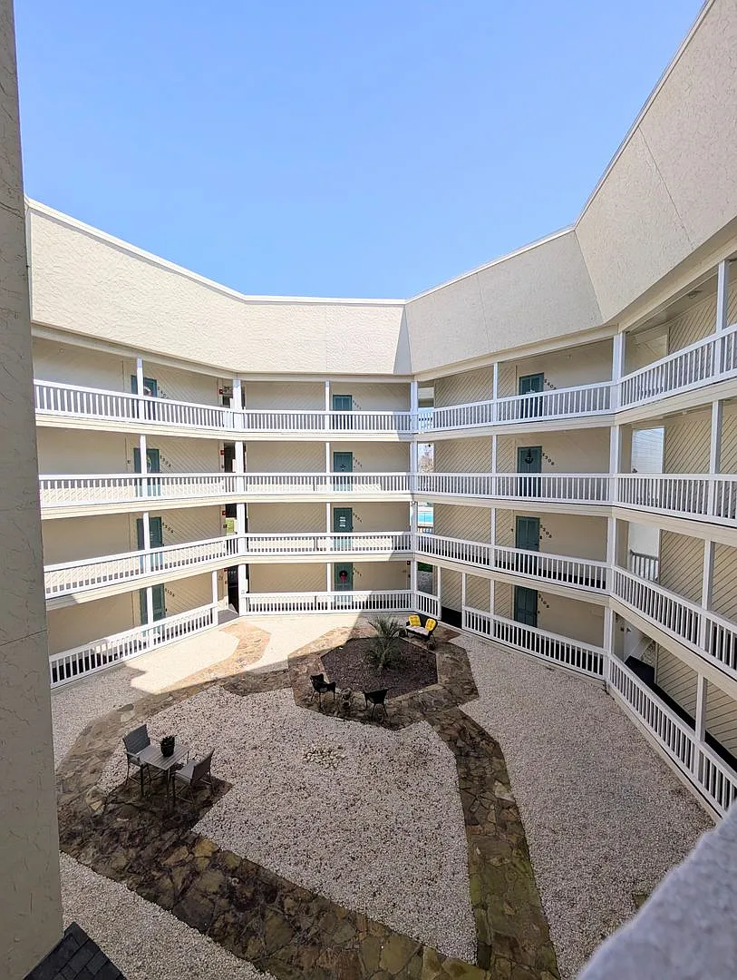 4350 Intercoastal Dr — Photo 2