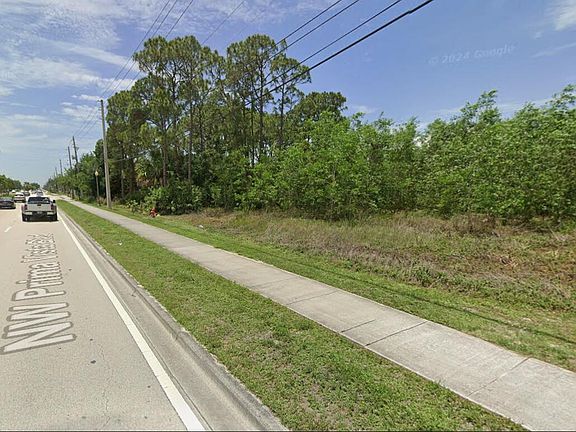 4th image of 325 NW Prima Vista Boulevard