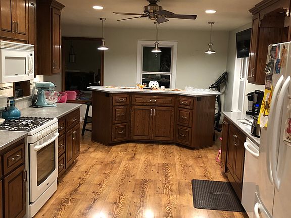 Kitchen upstairs 