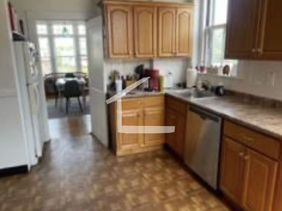 1673 Beacon #3 Brookline (Washington Square) Unit Photo 8