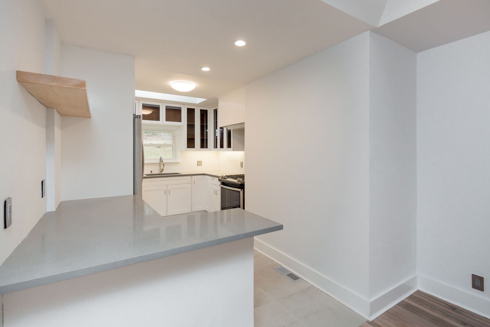  Owner's Unit, New Kitchen Countertops and Cabinets