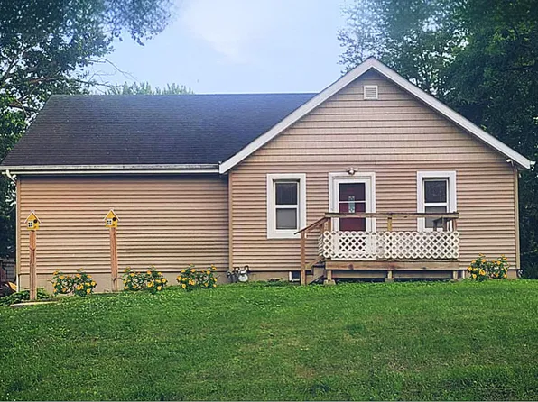 50 Park St, Carlisle, IA 50047