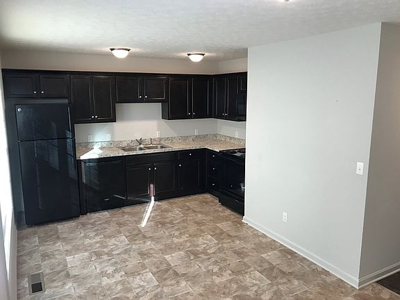 2nd image of 1021-1023 Amanda Dr #1021
