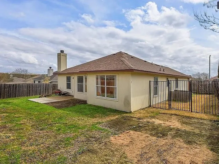 7324 Colony Park Dr — Photo 11