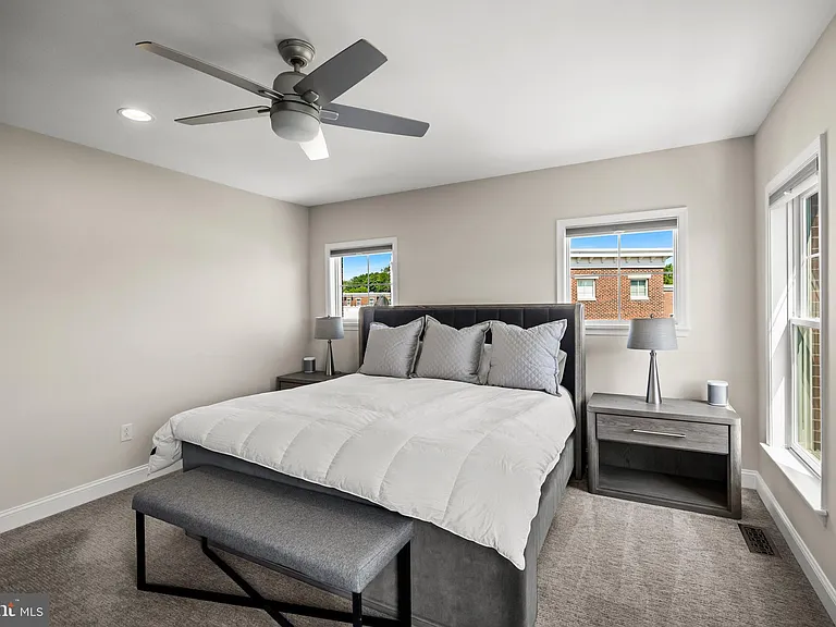 2312 Napoli Way — Photo 31