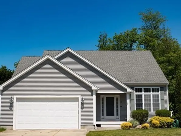 38 Apple Tree Ln, New Bedford, MA 02740