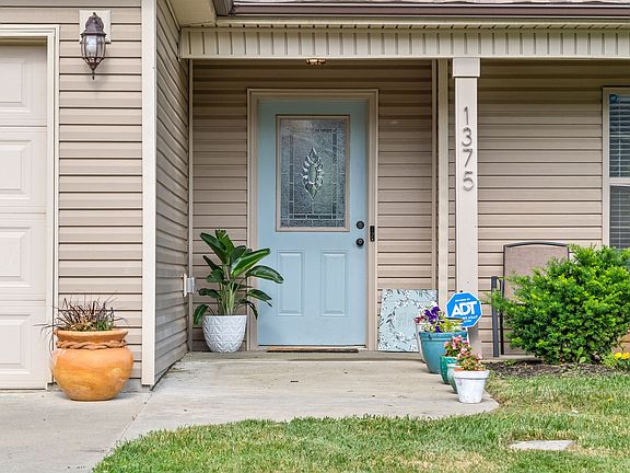 4th image of 1375 Freedom Dr