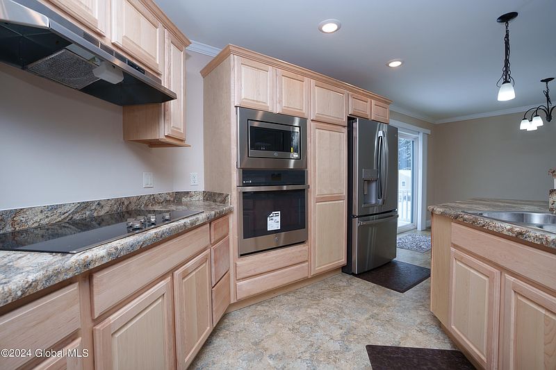 3rd image of 489 Orchard Street