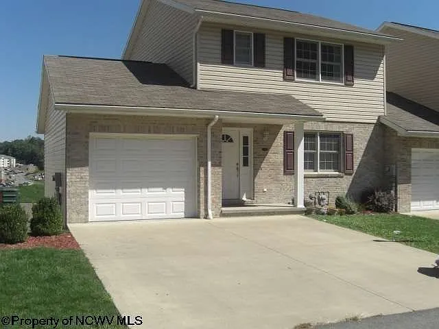 120 Donna Ave photo 1