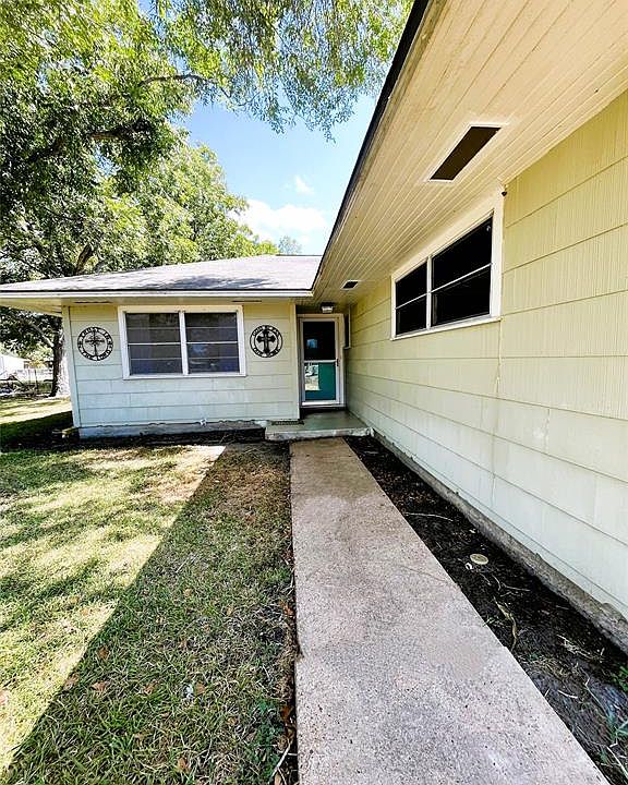 1201 S 3rd St, Ganado, TX 77962 MLS 69721648 Zillow
