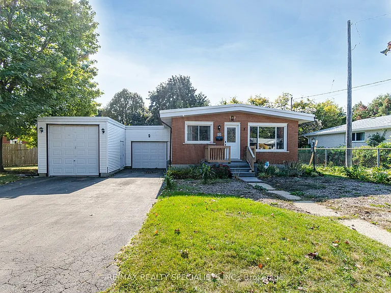 22 Balmoral Dr — Photo 1