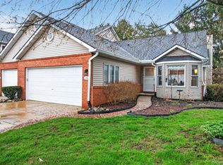 1390 Steeplechase Ct, Howell, MI 48843