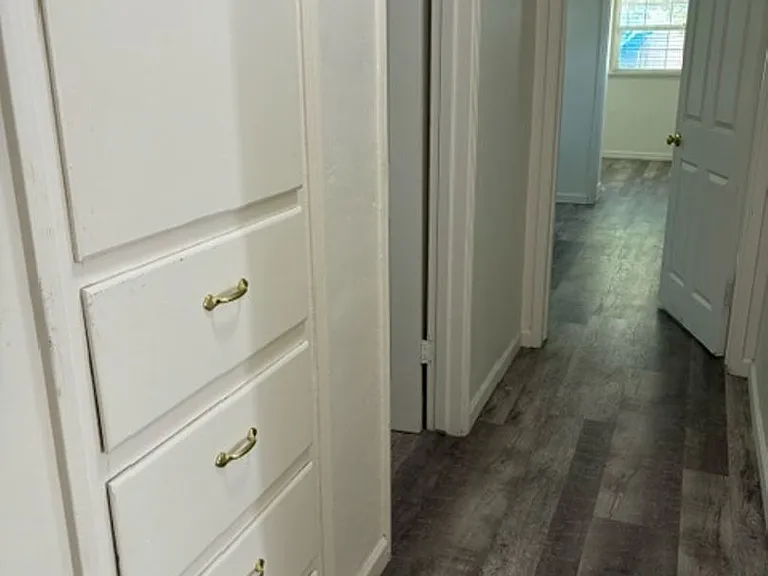 821 Vine St — Photo 13