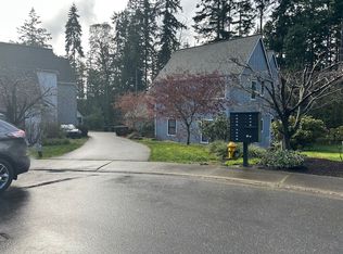 611 Twitchitaw Ct NE #613, Bainbridge Island, WA 98110