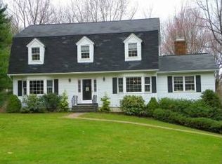 18 Saddleridge Rd, New Fairfield, CT 06812