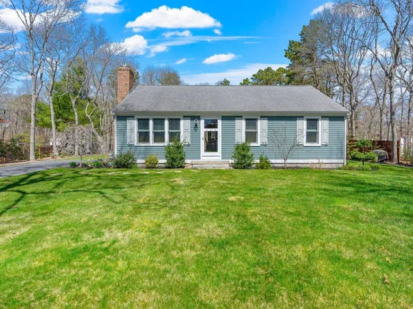 19 Saddleback Road, Mashpee, MA 02649