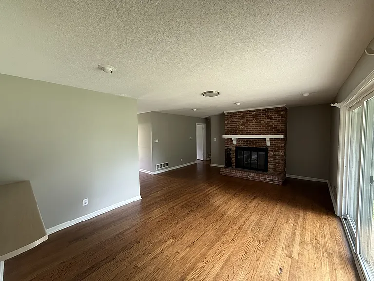 120 Woodbine Ter — Photo 17