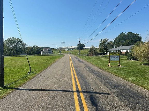 4th image of 230 Middle Rd