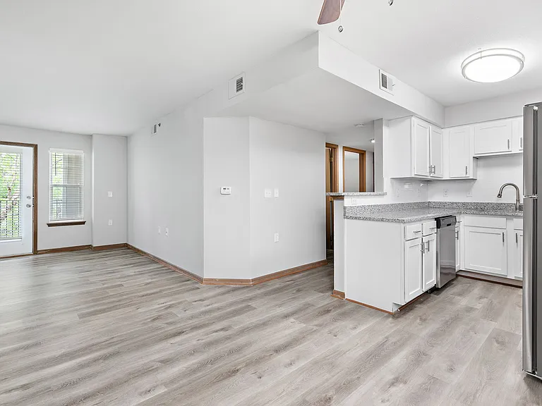 Oak Ridge Park Apartments — Photo 12