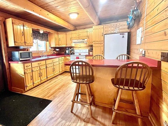 3rd image of 127040 Twins Ln