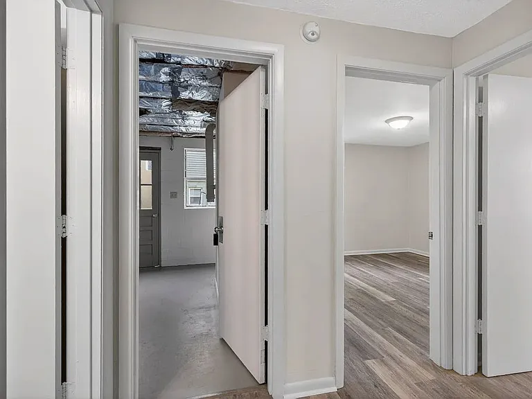 58 W Princeton Cir #B — Photo 7