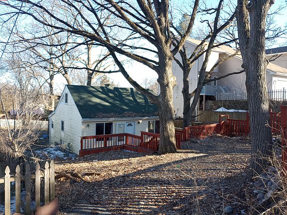 3rd image of 15 Hillcrest Ave