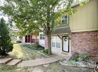 2423 Hiddencrest Ln, Ballwin, MO 63021