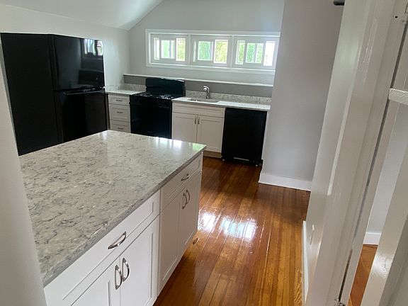 4th image of 756 Weeden St Floor 2